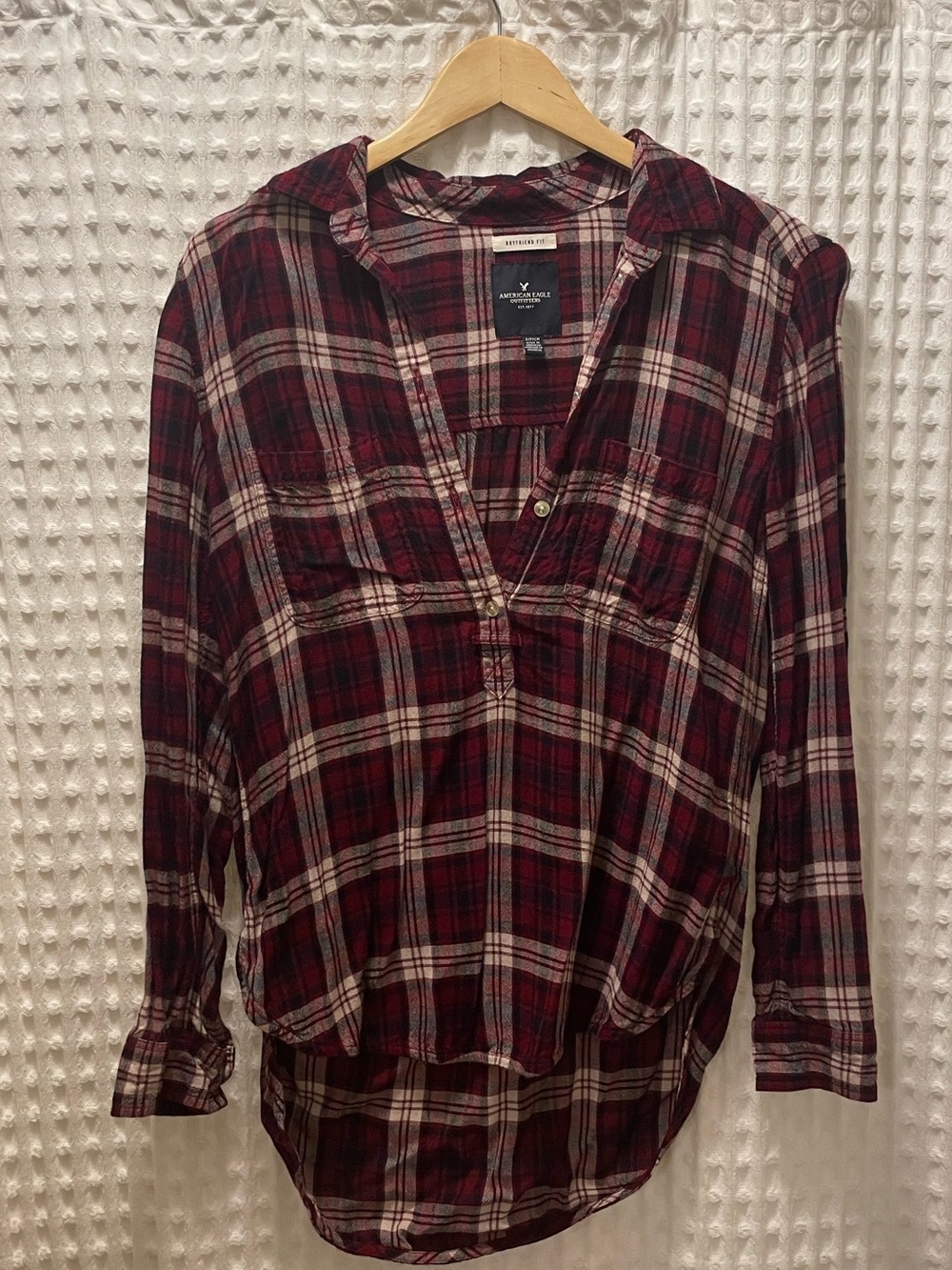 American Eagle Outfitters Red and White Plaid Button-Down Shirt
